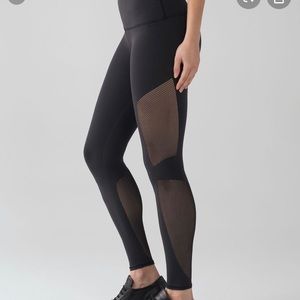 Lululemon reveal tights